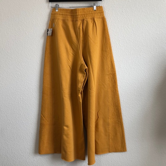 NEW! FP MOVEMENT upbeat wide leg pants - Picture 7 of 12
